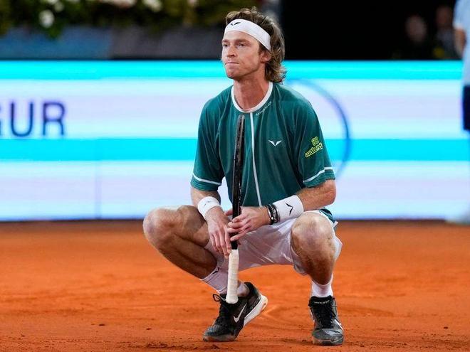 女单方面 女单方面